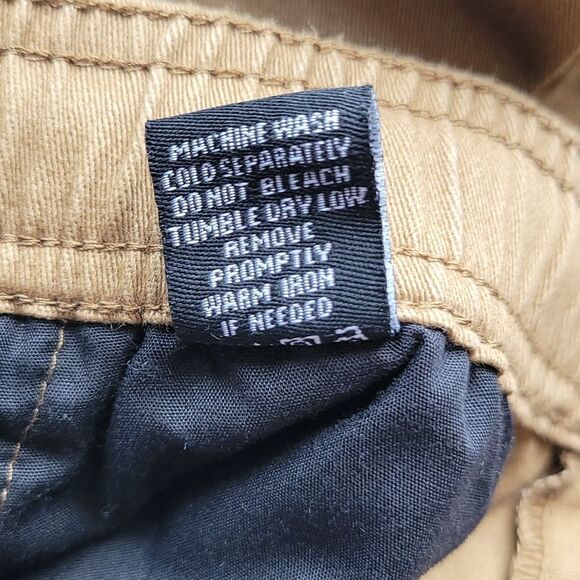 Khaki Carbon Shorts Size Medium - Picture 6 of 9